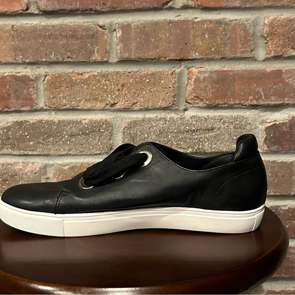 Yosi Samra Black Leather Brand New Laced Up Sneakers Size 9. - Picture 8 of 9